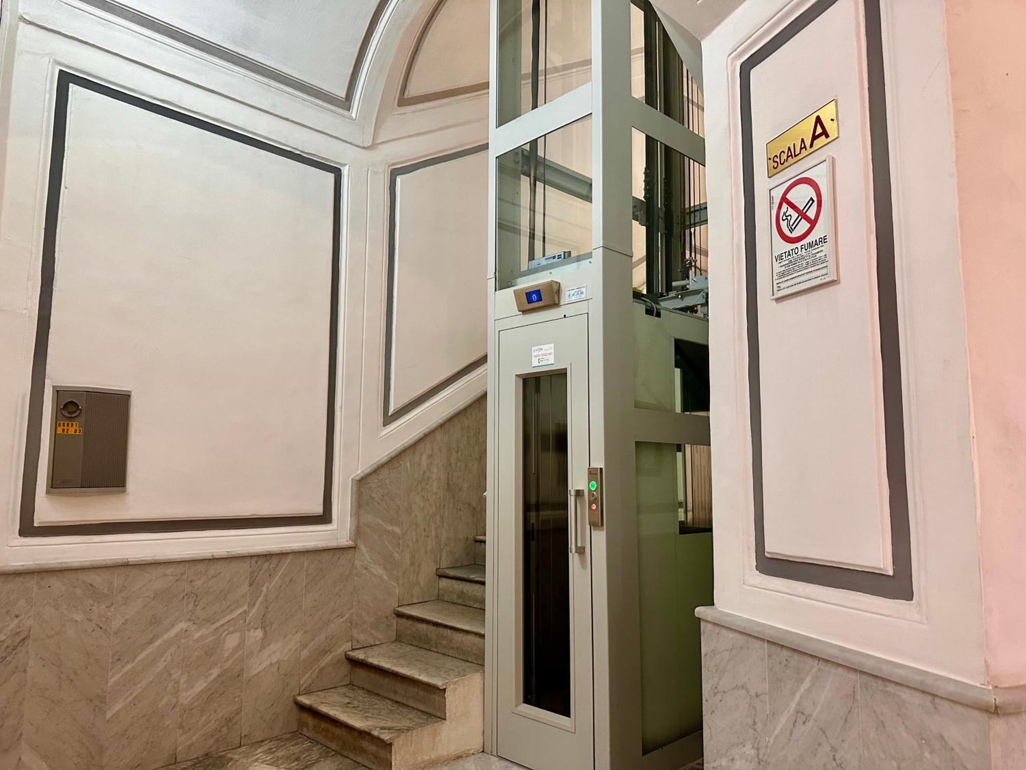 Elegance Rooms Spaccanapoli Exterior photo