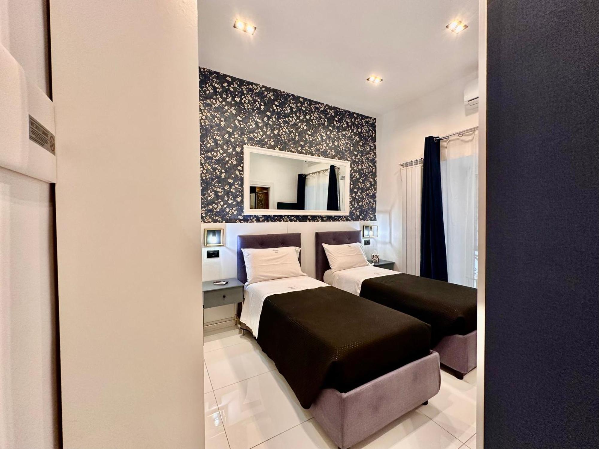 Elegance Rooms Spaccanapoli Exterior photo